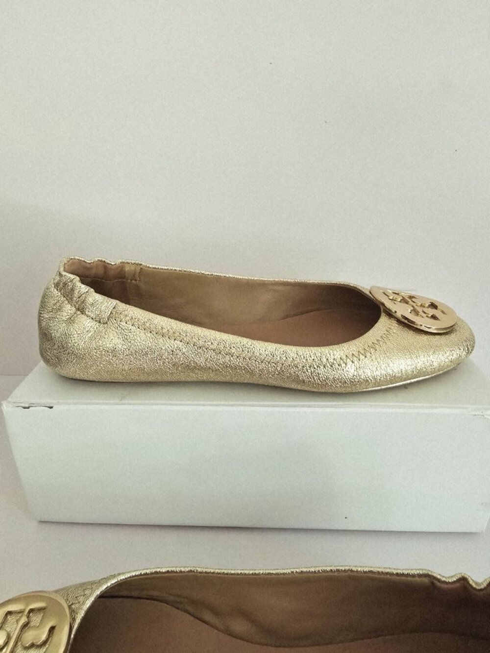 Tory Burch Minnie Travel Ballet Flats 6 Metallic Gold Slip On Leather Shoes - Picture 9 of 12